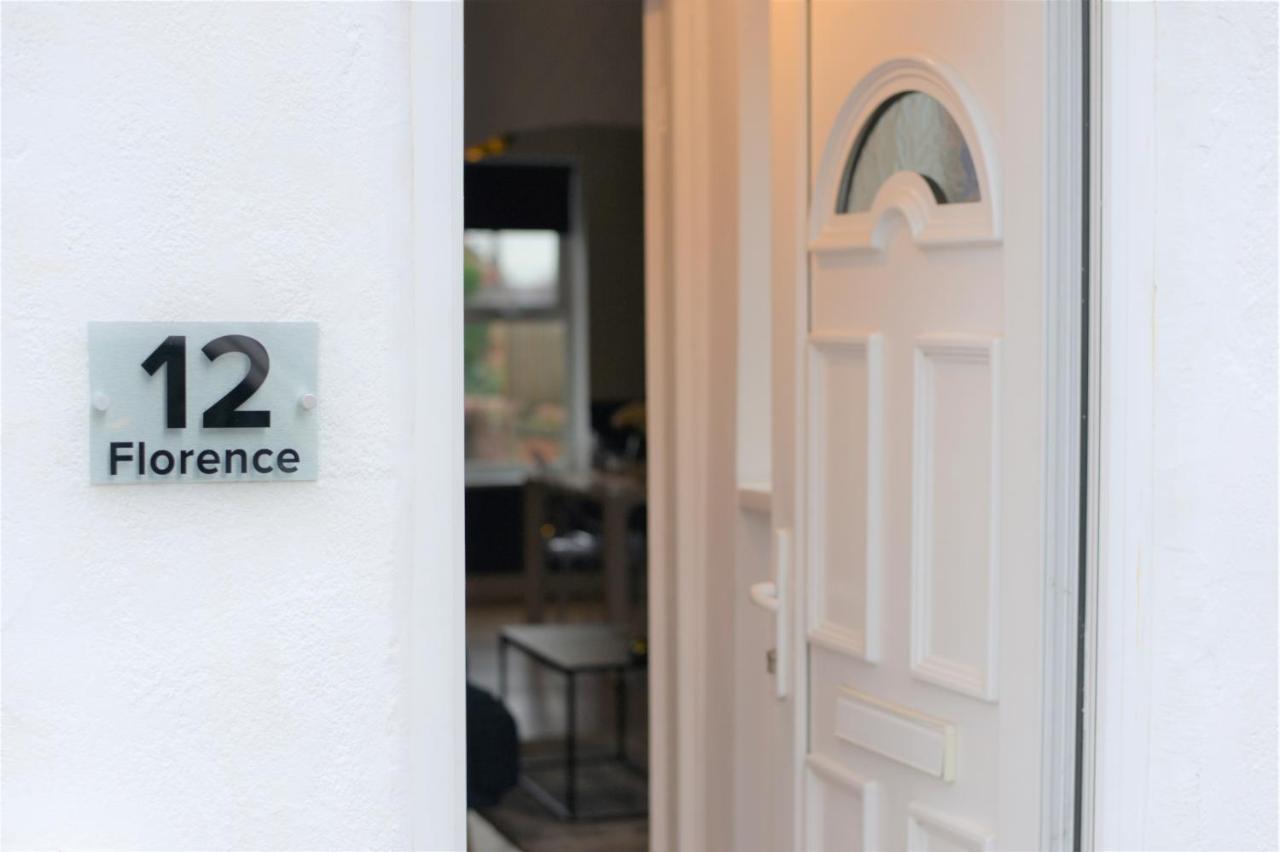 Florence House Villa Wrexham Dış mekan fotoğraf